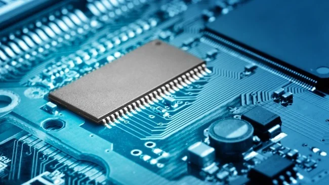 拜登签署“芯片法案”，对中国有何影响？台湾企业会谨慎行事吗？