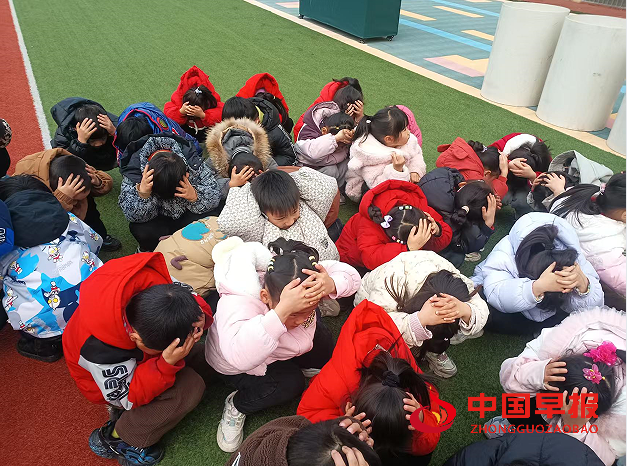 1740129047304380.png 3.png