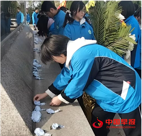 1743659467190222.png 5献花.png