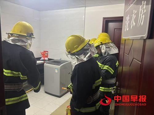 秭归县沙镇溪镇福利院:消防演练砺精兵 筑牢安全“防火墙”(图1) 秭归县沙镇溪镇福利院:消防演练砺精兵 筑牢安全“防火墙”(图1)