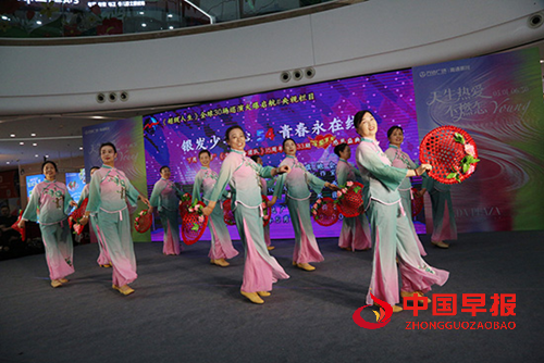 江苏南通“下岗领舞《志愿服务团队》15周年暨东方美第33期感恩盛典”举行(图5) 江苏南通“下岗领舞《志愿服务团队》15周年暨东方美第33期感恩盛典”举行(图5)