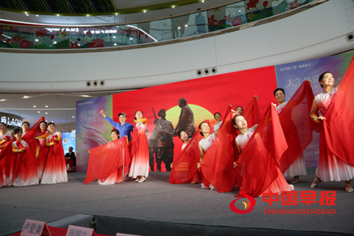 江苏南通“下岗领舞《志愿服务团队》15周年暨东方美第33期感恩盛典”举行(图6) 江苏南通“下岗领舞《志愿服务团队》15周年暨东方美第33期感恩盛典”举行(图6)