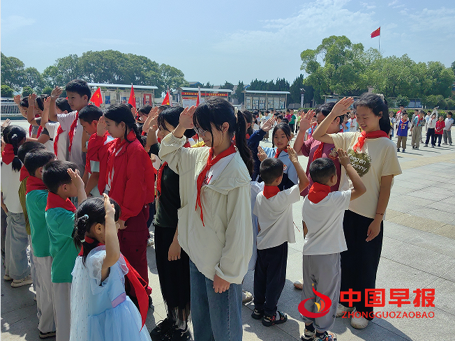 1747726376174695.png 4行礼.png