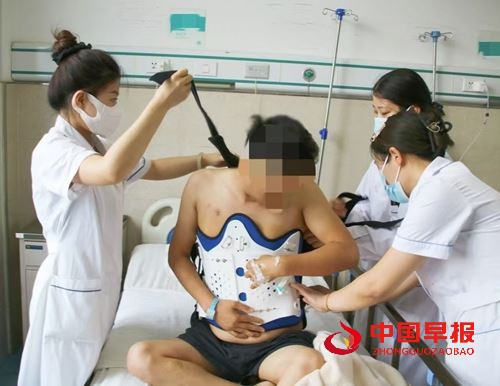 仁心妙手铸医魂  真情守护暖渭北——富平朱老二骨伤医院关节科获12345平台实名表扬背后的匠心与温度(图4)