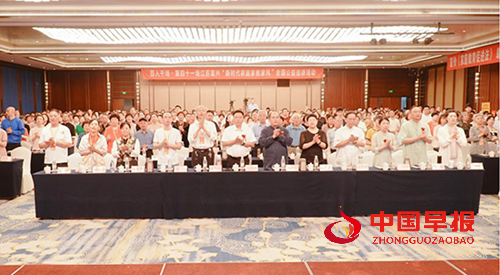 “新时代家庭家教家风”全国公益巡讲第41场在江苏宜兴成功举行(图1)