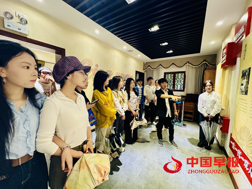 “书香花溪·悦读悦行”——在巴金纪念馆举办《憩园》读书分享会(图1)