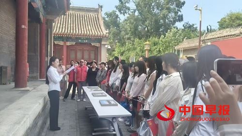 传承红色基因 献礼党的生日——内蒙古鸿德文理学院经管系联合多家单位开展主题党日活动(图3)