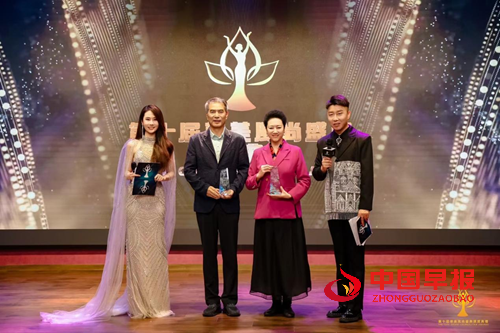 安婷荣获第十届华美风尚盛典“年度风尚教育杰出贡献人物”和“年度风尚优雅女神奖”(图8)