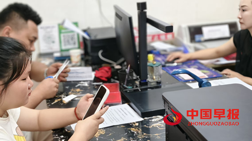 七夕“爱”满苗乡：麻阳婚姻登记中心见证甜蜜与新风(图4)