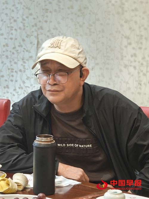 严公以百首《望仙门》诠释《道德经》 呼吁当代人守道遵道(图1)