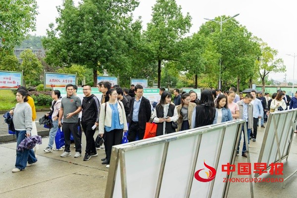 1760618908275396.jpg 图片1.jpg